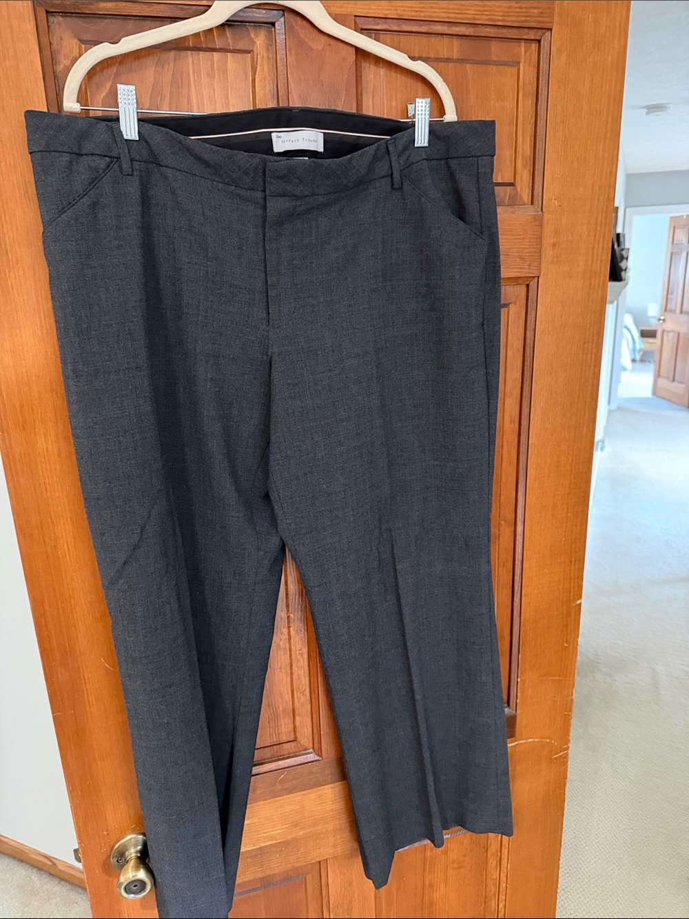 GAP Women’s Charcoal Straight-Leg Dress Pants
